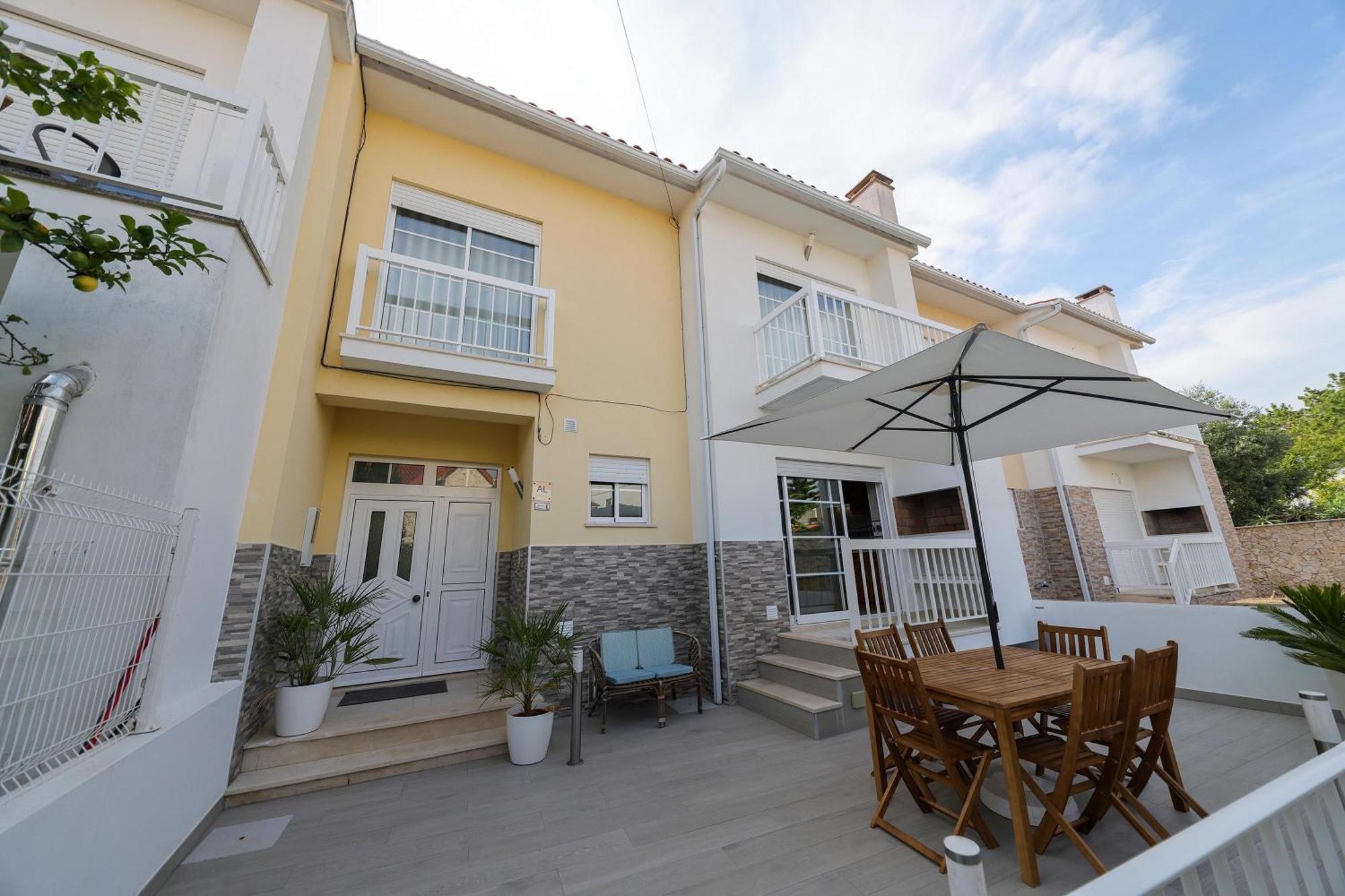 Moradia Chicharro Hotel Nazare Luaran gambar
