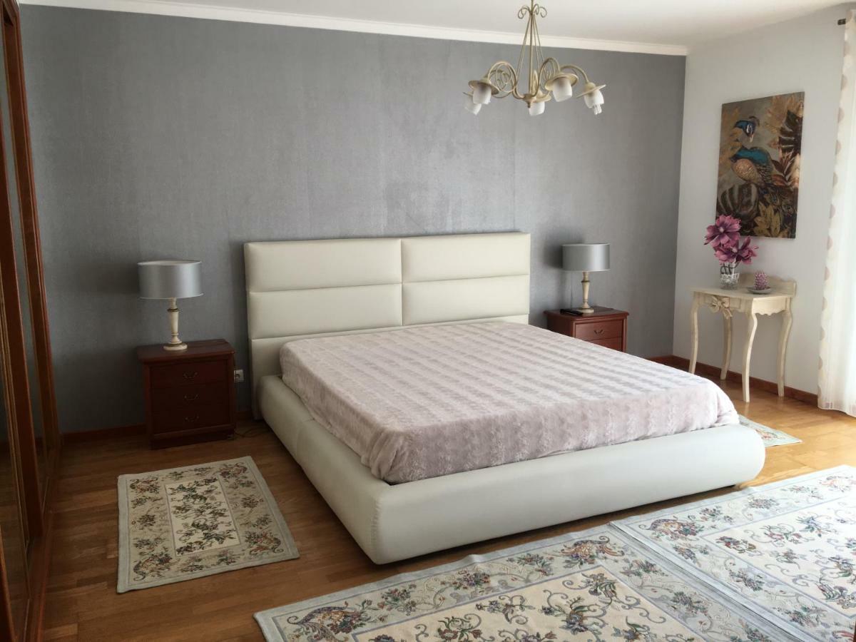 Moradia Chicharro Hotel Nazare Luaran gambar